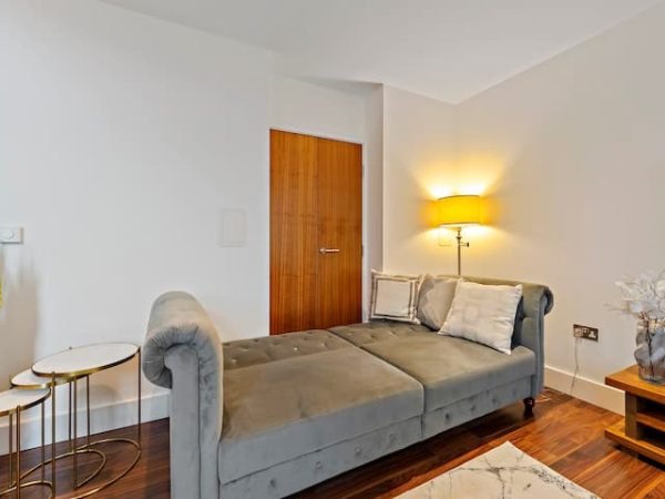 0d84a1ff-515c-40e9-9be7-fed4ce25e2a3