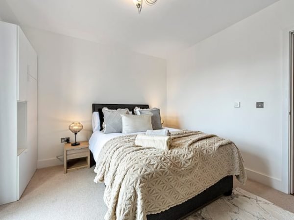 3e8006a0-c8ed-4b23-8d1d-fb511546654b