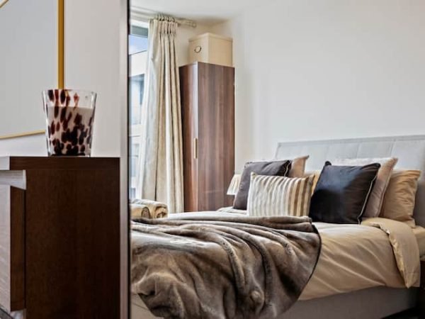 6c745c3d-6fe0-41f7-954c-d2b3ceed4672